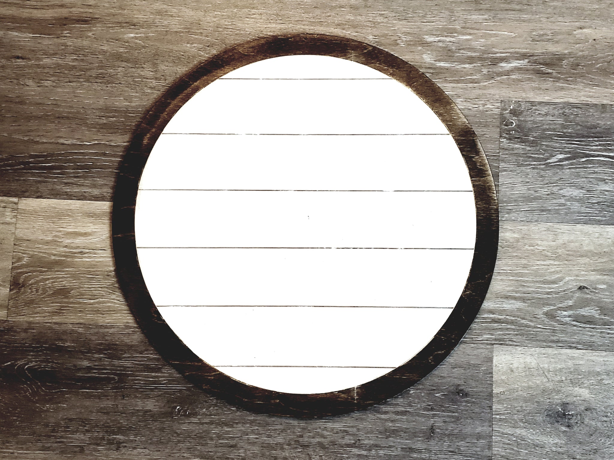 Shiplap Round with Border SVG